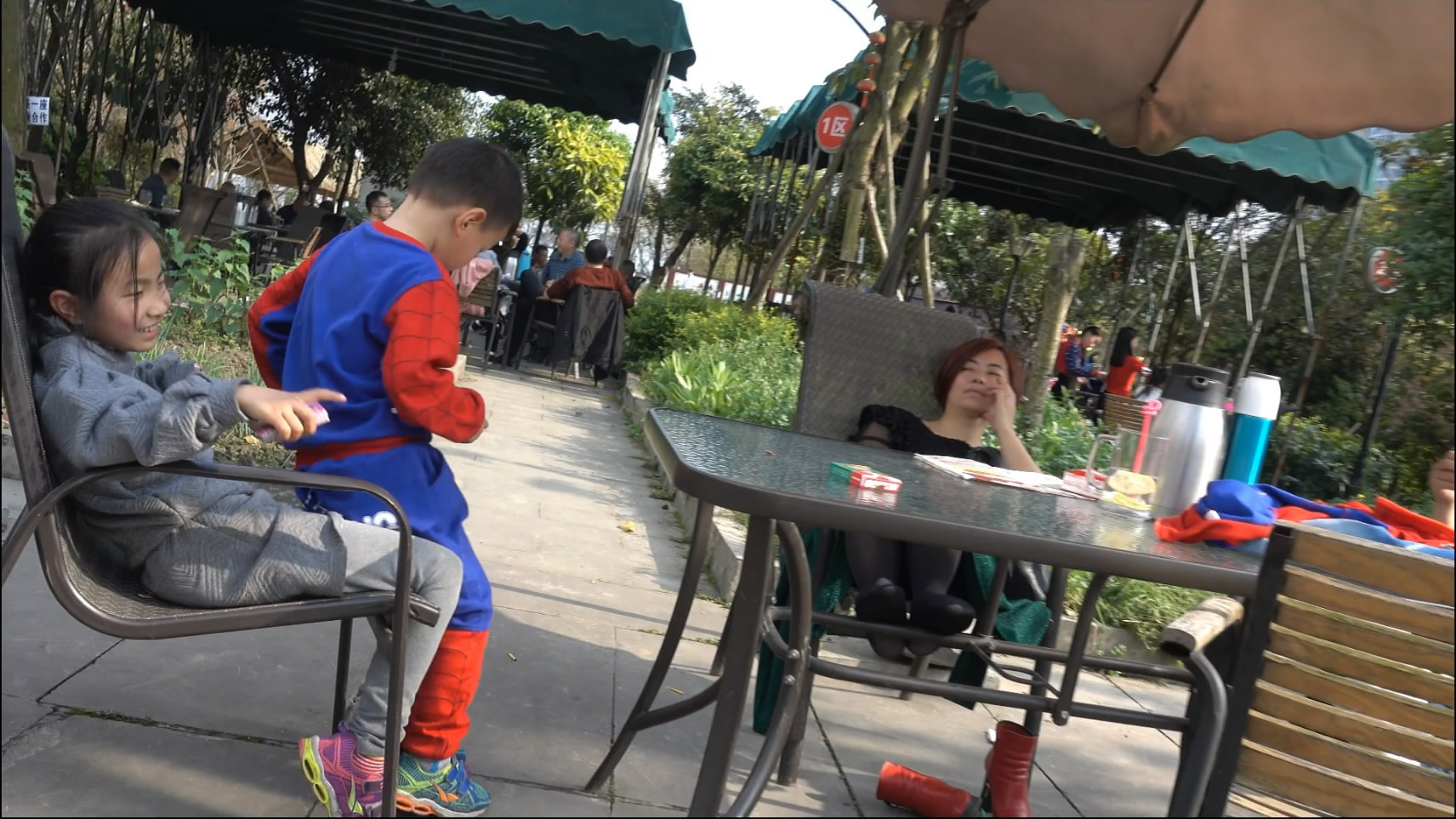 streetsnapnylon[00 00 27][20181205 223333 7]